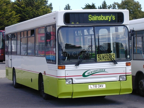 Dennis Dart L718OMV on loan from Countryliner Coaches