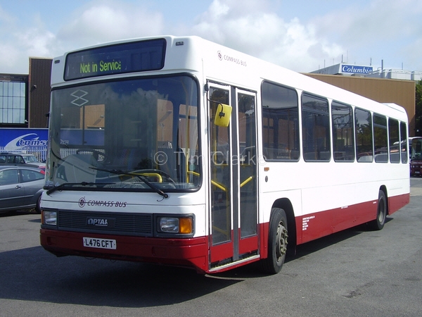Dennis Lance L476CFT in Compass livery